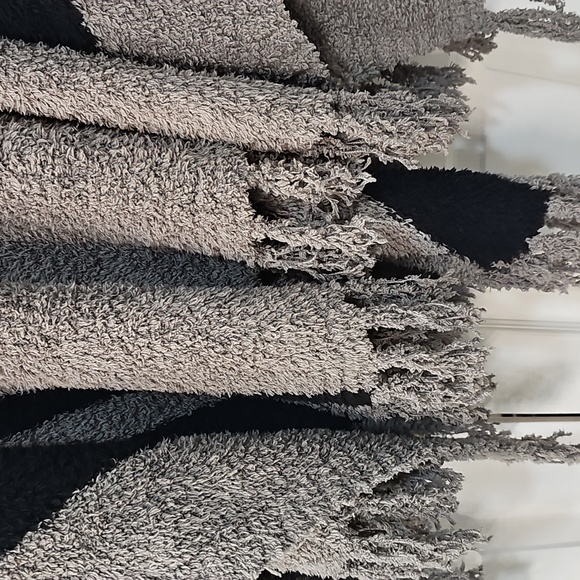 Barefoot Dreams Cozychic Beach Poncho Striped Fringe Gray Black One Size - Picture 5 of 11